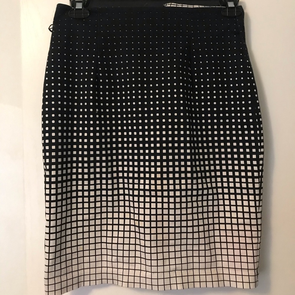 Black and white pencil skirt. Worn once.